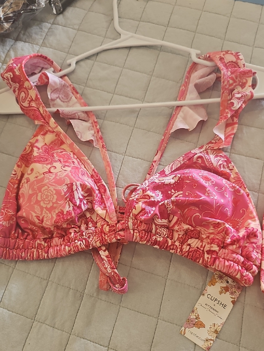 Cupshe Kittenish Pink Floral Ruffle Triangle Bikini Top with Cream Accents